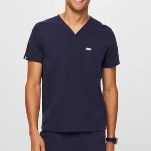 Figs Chisec Three-Pocket Scrub Top Navy Blue Style TM3000 Size Large